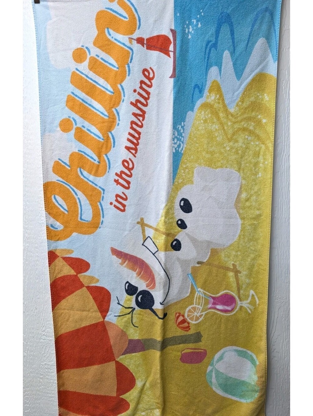 Disney Parks Frozen OLAF Chillin In The Sunshine Beach Pool Towel Summer